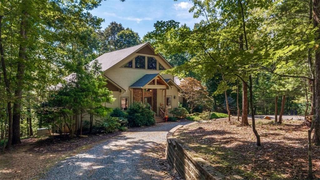 5 bedroom, 3,900 sq ft single family residence for sale at 200 Plantation Lane, Blue Ridge, GA 30513