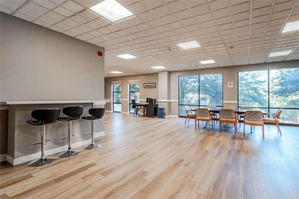 2 bedroom, 1 bathroom, 882 sq ft condominium for sale at 375 Ralph McGill Boulevard 407, Atlanta, GA 30312 — photo 5
