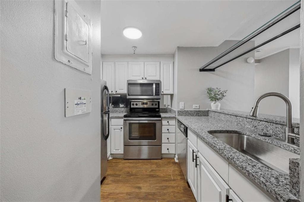2 bedroom, 1 bathroom, 882 sq ft condominium for sale at 375 Ralph McGill Boulevard 407, Atlanta, GA 30312 — photo 7
