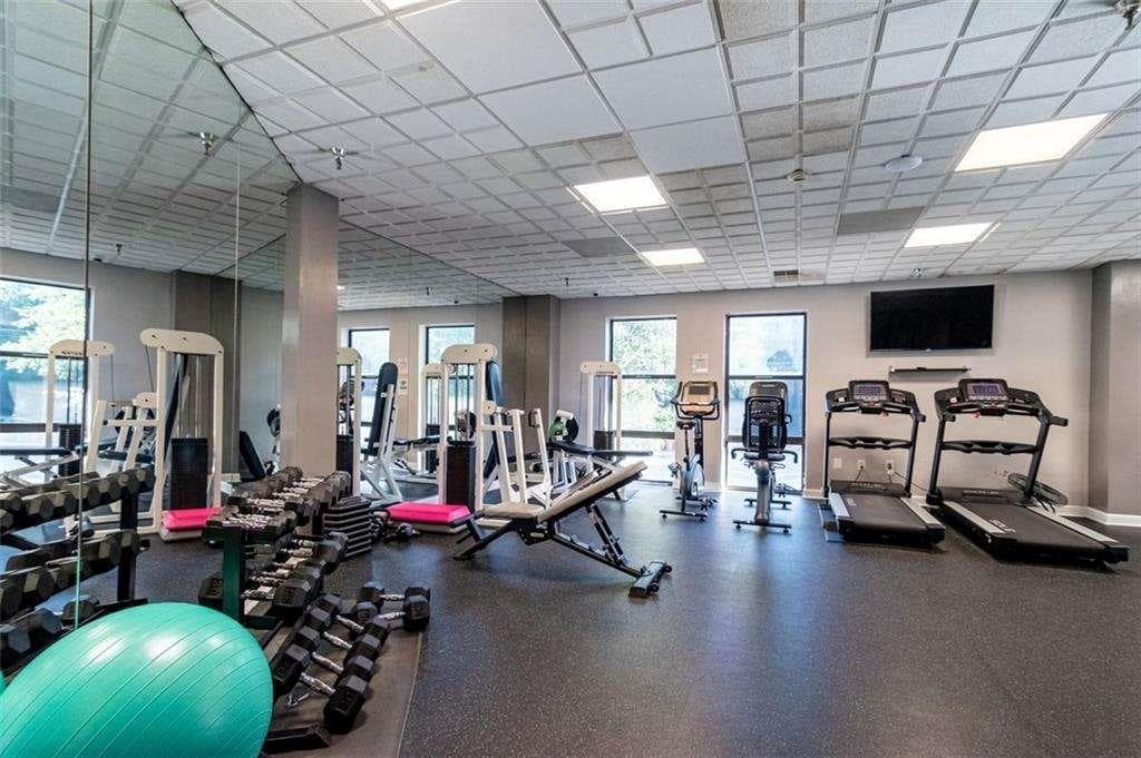 2 bedroom, 1 bathroom, 882 sq ft condominium for sale at 375 Ralph McGill Boulevard 407, Atlanta, GA 30312 — photo 8
