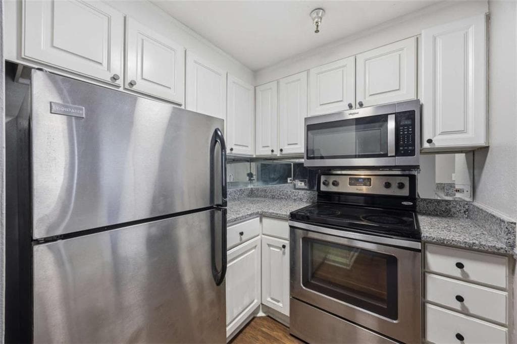 2 bedroom, 1 bathroom, 882 sq ft condominium for sale at 375 Ralph McGill Boulevard 407, Atlanta, GA 30312 — photo 10