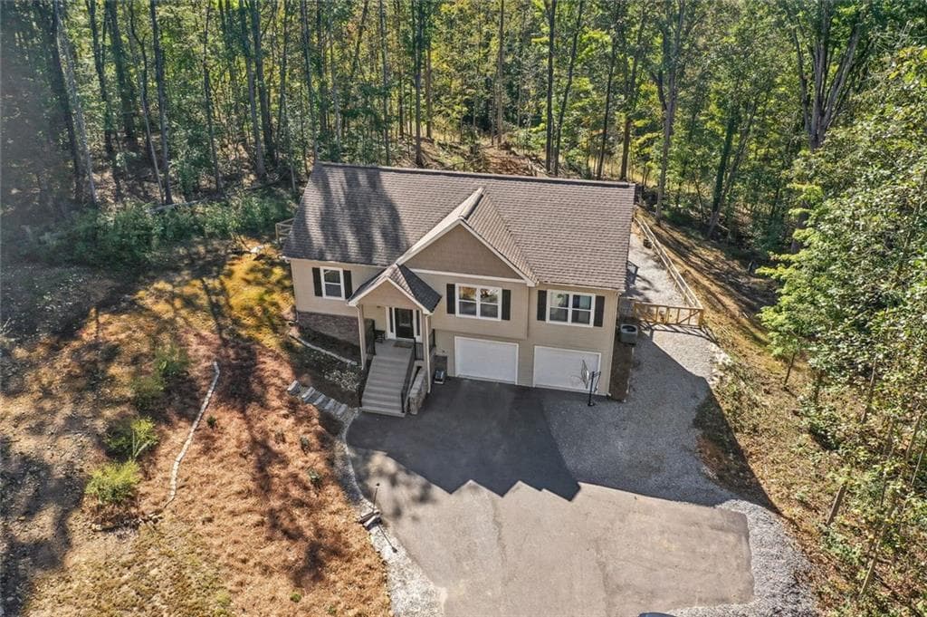 4 bedroom, 4 bathroom, 2,012 sq ft single family residence for sale at 3735 Oak Grove Road, Dahlonega, GA 30533 — photo 2
