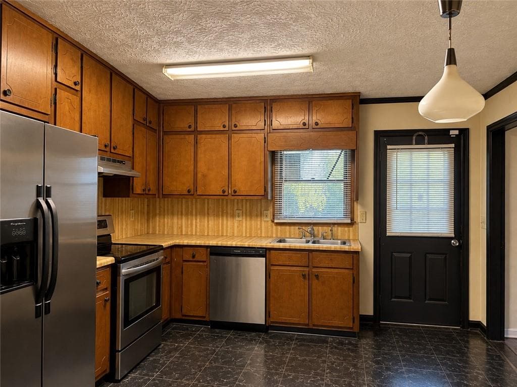 3 bedroom, 3 bathroom, 1,600 sq ft townhouse for sale at 966 Park Gate Place, Stone Mountain, GA 30083 — photo 3
