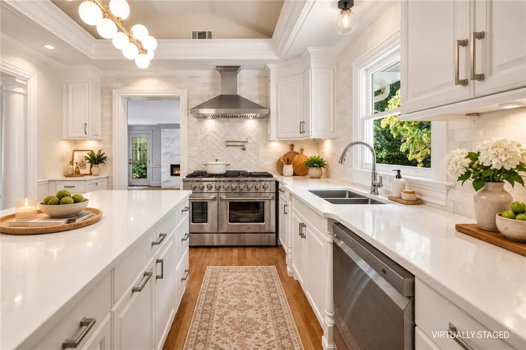 3 bedroom, 2 bathroom, 2,112 sq ft single family residence for sale at 2552 Lavista Road, Decatur, GA 30033 — photo 5