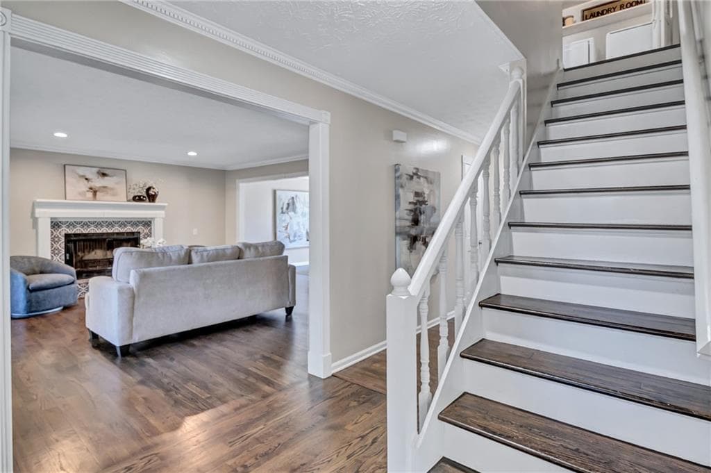 5 bedroom, 4 bathroom, 2,834 sq ft single family residence for sale at 1900 Kemp Road, Marietta, GA 30066 — photo 2