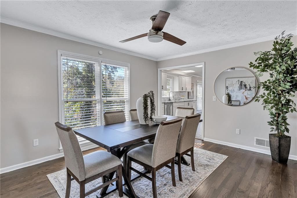 5 bedroom, 4 bathroom, 2,834 sq ft single family residence for sale at 1900 Kemp Road, Marietta, GA 30066 — photo 5