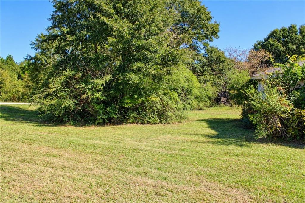 2 bedroom, 1 bathroom, 725 sq ft single family residence for sale at 1346 Lester Road, Conyers, GA 30012