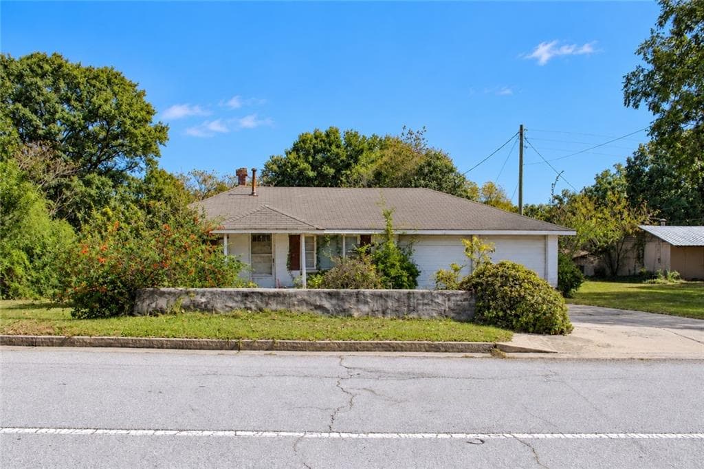 2 bedroom, 1 bathroom, 725 sq ft single family residence for sale at 1346 Lester Road, Conyers, GA 30012 — photo 3