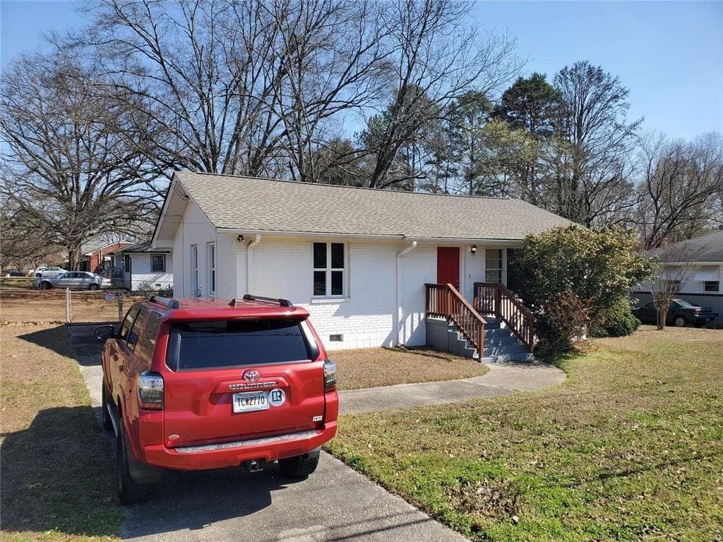 2 bedroom, 2 bathroom, 1,000 sq ft single family residence for sale at 5316 Ash Street, Forest Park, GA 30297 — photo 1 of 39