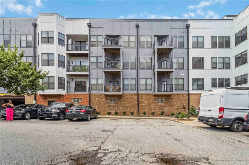 2 bedroom, 2 bathroom, 1,019 sq ft condominium for rent at 898 Oak Street 3228, Atlanta, GA 30310 for $2,000 a month — photo 1 of 26