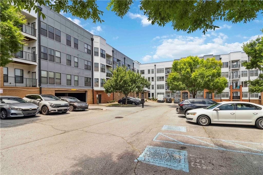 2 bedroom, 2 bathroom, 1,019 sq ft condominium for rent at 898 Oak Street 3228, Atlanta, GA 30310 for $2,000 a month — photo 2