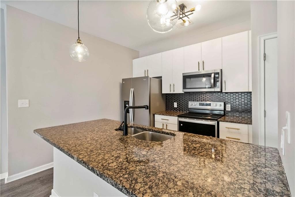 2 bedroom, 2 bathroom, 1,019 sq ft condominium for rent at 898 Oak Street 3228, Atlanta, GA 30310 for $2,000 a month — photo 7