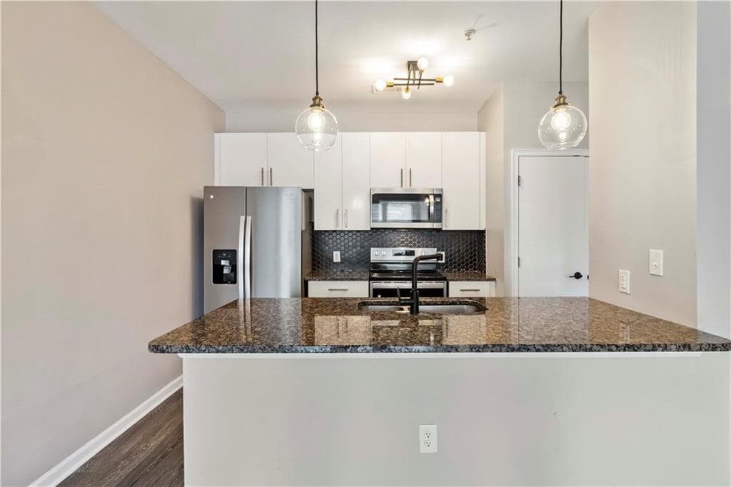 2 bedroom, 2 bathroom, 1,019 sq ft condominium for rent at 898 Oak Street 3228, Atlanta, GA 30310 for $2,000 a month — photo 8