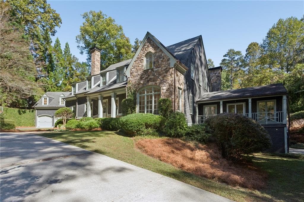6 bedroom, 7 bathroom, 5,962 sq ft single family residence for sale at 4065 Beechwood Drive, Atlanta, GA 30327 — photo 3