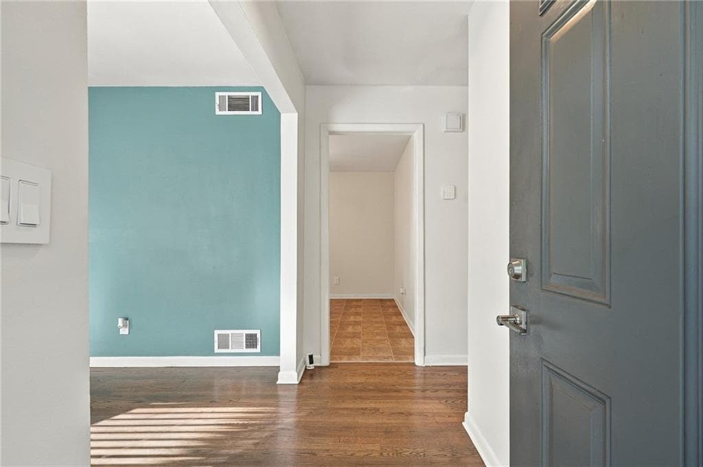 3 bedroom, 2 bathroom, 1,510 sq ft single family residence for sale at 2721 Sherlock Drive, Decatur, GA 30034 — photo 3