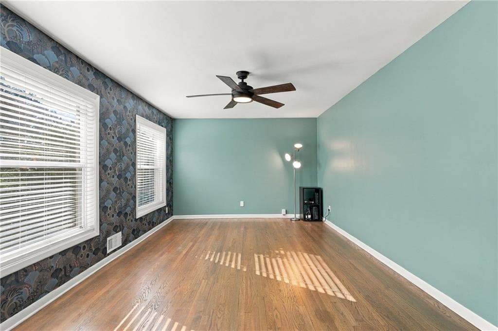 3 bedroom, 2 bathroom, 1,510 sq ft single family residence for sale at 2721 Sherlock Drive, Decatur, GA 30034 — photo 4