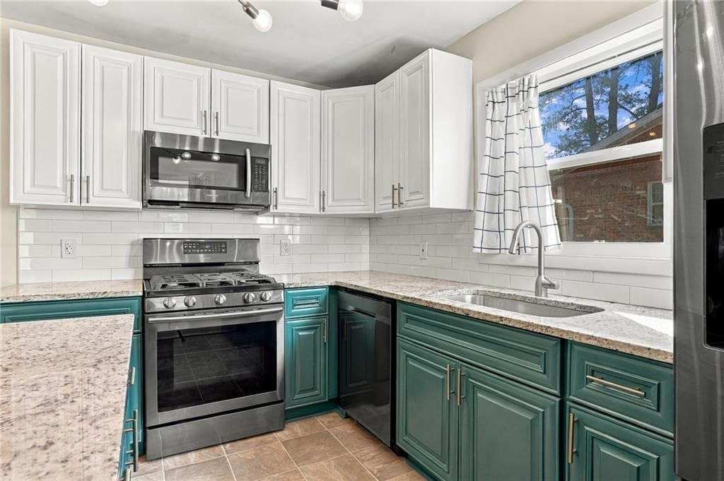 3 bedroom, 2 bathroom, 1,510 sq ft single family residence for sale at 2721 Sherlock Drive, Decatur, GA 30034 — photo 9