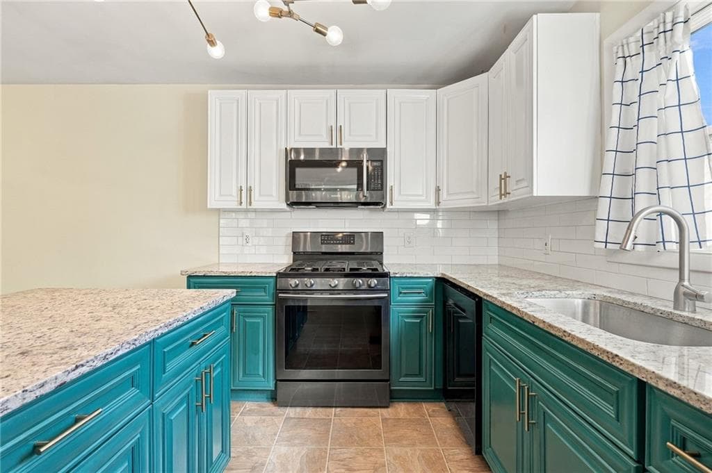 3 bedroom, 2 bathroom, 1,510 sq ft single family residence for sale at 2721 Sherlock Drive, Decatur, GA 30034 — photo 10