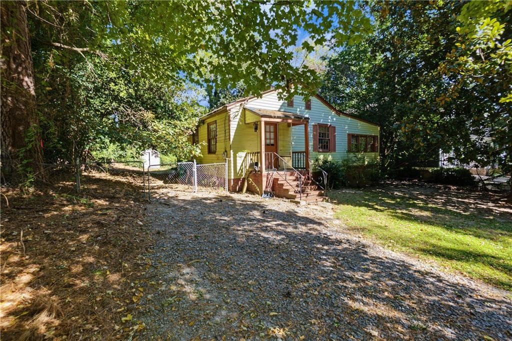 2 bedroom, 1 bathroom single family residence for sale at 1826 Hickory Road, Chamblee, GA 30341 — photo 6