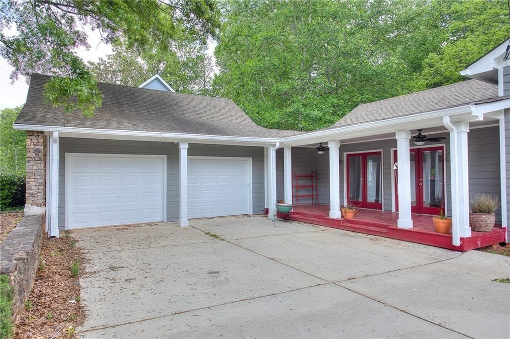 5 bedroom, 2 bathroom, 1,765 sq ft single family residence for rent at 2067 Brockett Road, Tucker, GA 30084 for $2,350 a month — photo 2