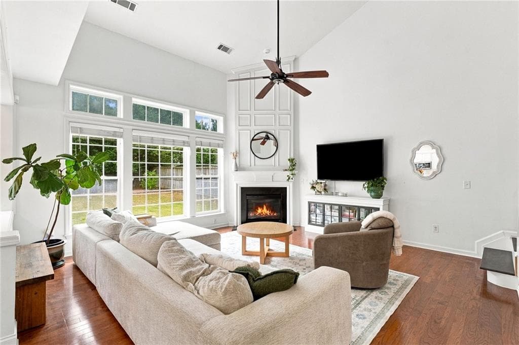 3 bedroom, 3 bathroom, 2,028 sq ft single family residence for sale at 618 Syemore Pass, Canton, GA 30115 — photo 6