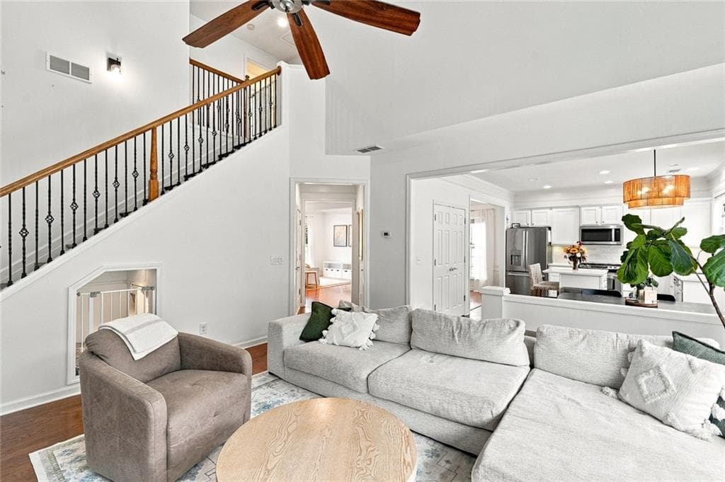 3 bedroom, 3 bathroom, 2,028 sq ft single family residence for sale at 618 Syemore Pass, Canton, GA 30115 — photo 8