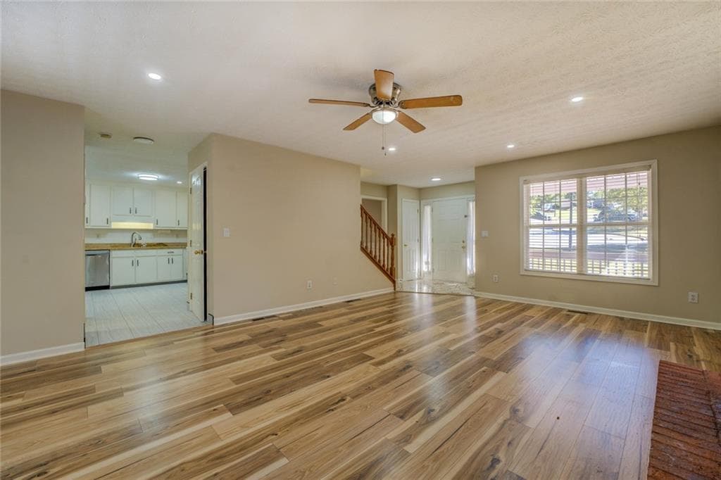 4 bedroom, 4 bathroom, 3,224 sq ft single family residence for sale at 2436 Green Hollow Court, Conyers, GA 30012 — photo 7