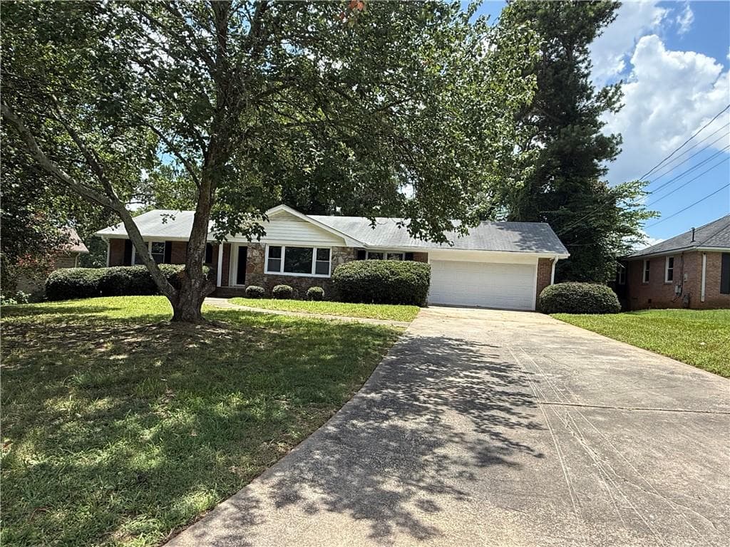 3 bedroom, 2 bathroom, 1,836 sq ft single family residence for sale at 4144 Wellington Hills Drive, Snellville, GA 30039 — photo 2