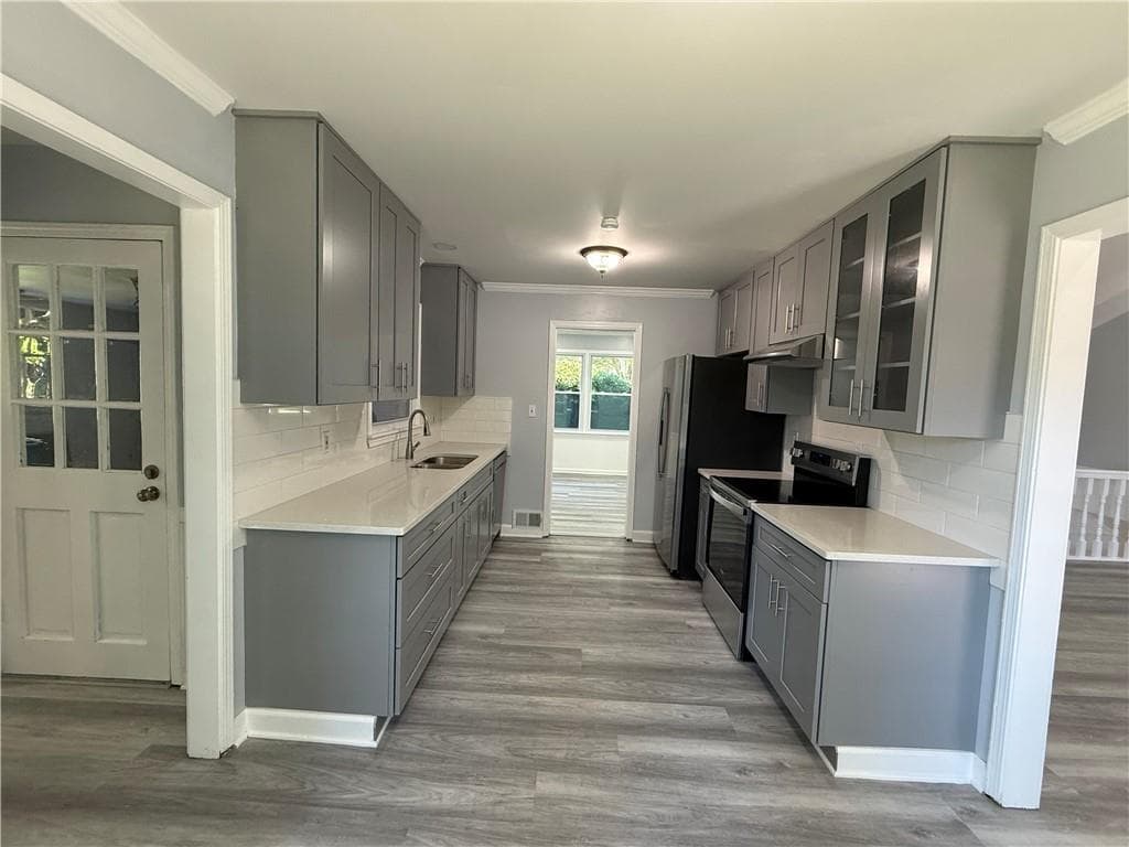 3 bedroom, 2 bathroom, 1,836 sq ft single family residence for sale at 4144 Wellington Hills Drive, Snellville, GA 30039 — photo 3