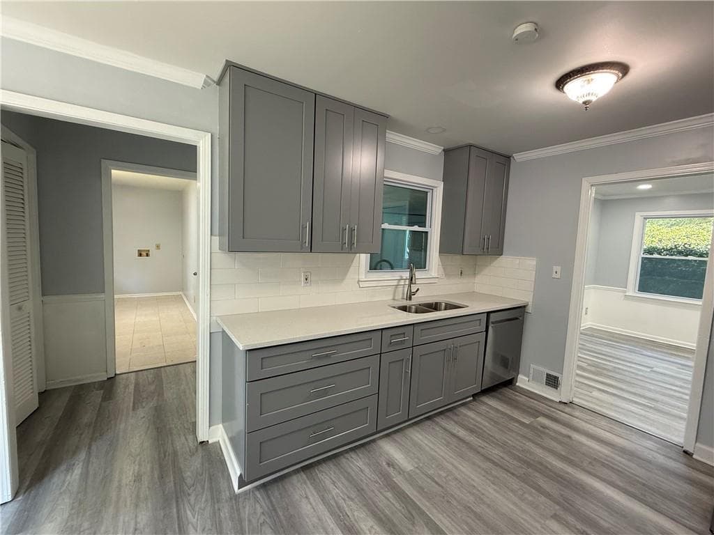 3 bedroom, 2 bathroom, 1,836 sq ft single family residence for sale at 4144 Wellington Hills Drive, Snellville, GA 30039 — photo 4
