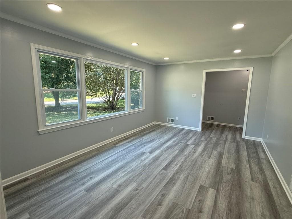 3 bedroom, 2 bathroom, 1,836 sq ft single family residence for sale at 4144 Wellington Hills Drive, Snellville, GA 30039 — photo 8