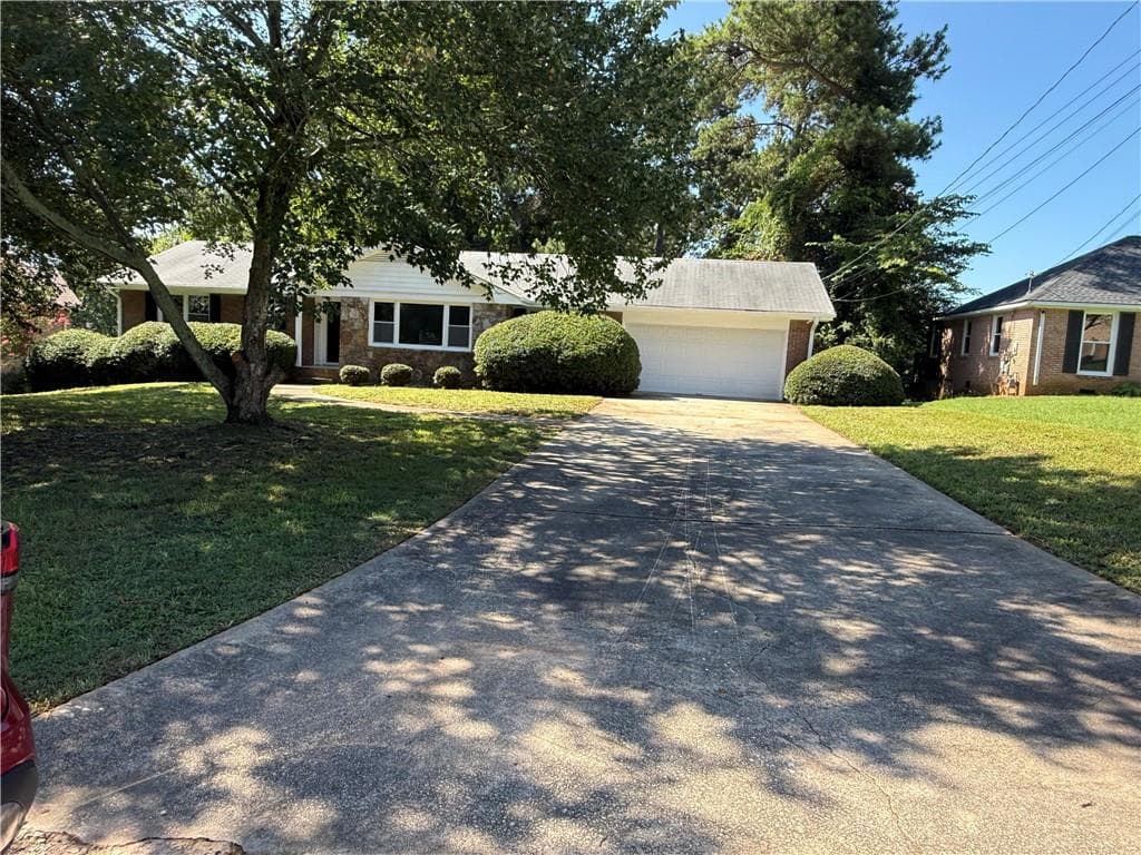 3 bedroom, 2 bathroom, 1,836 sq ft single family residence for rent at 4144 Wellington Hills Drive, Snellville, GA 30039 for $2,200 a month — photo 2