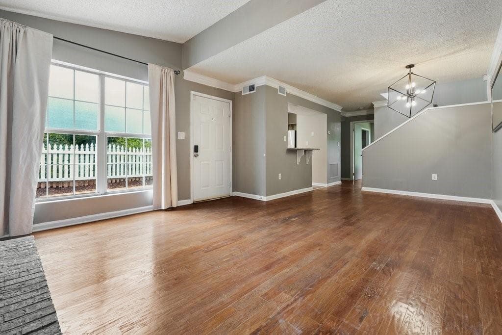 3 bedroom, 2 bathroom, 1,354 sq ft condominium for sale at 551 Summit Lane, Marietta, GA 30008 — photo 10