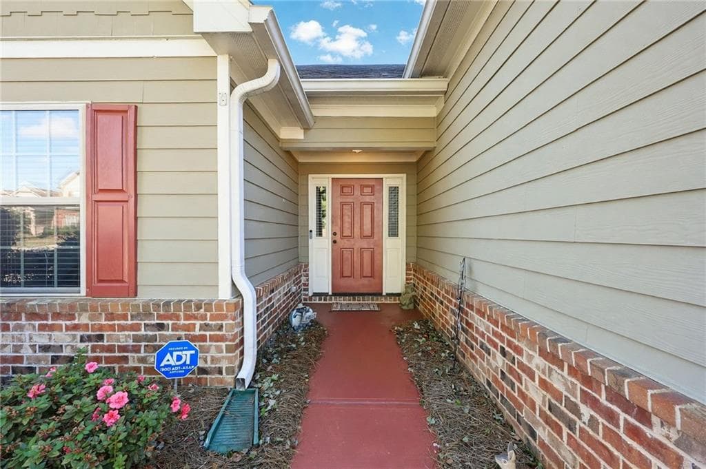 4 bedroom, 3 bathroom, 2,137 sq ft single family residence for sale at 4837 Lost Creek Drive, Gainesville, GA 30504 — photo 4