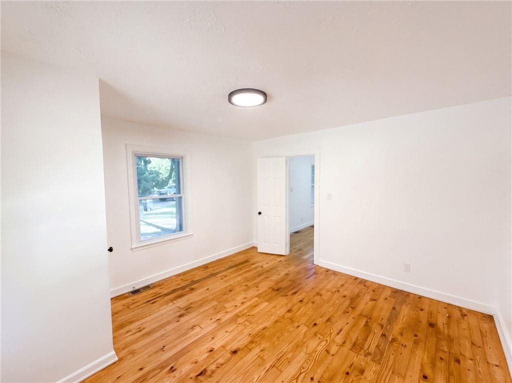 2 bedroom, 1 bathroom, 1,019 sq ft single family residence for sale at 427 Wellons Street, Marietta, GA 30060 — photo 8
