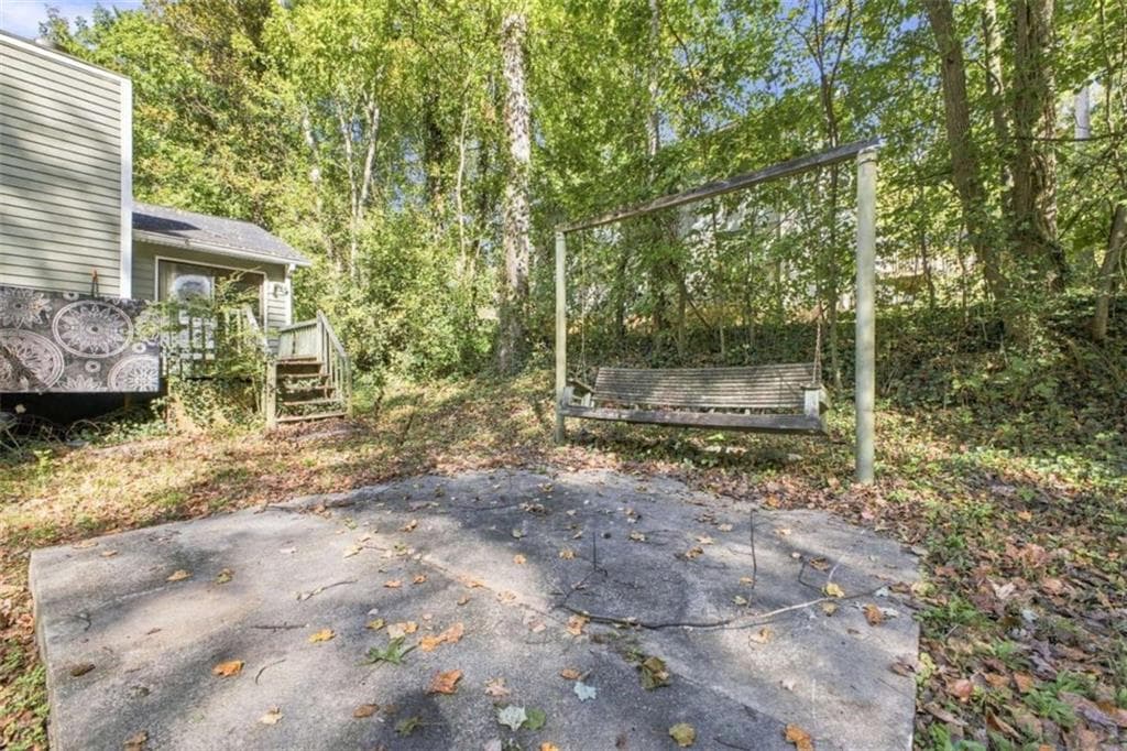 5 bedroom, 2 bathroom, 1,322 sq ft single family residence for sale at 615 Charity Lane, Mableton, GA 30126 — photo 4