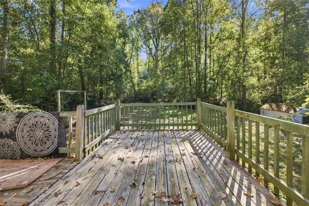 5 bedroom, 2 bathroom, 1,322 sq ft single family residence for sale at 615 Charity Lane, Mableton, GA 30126 — photo 5