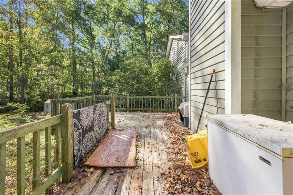 5 bedroom, 2 bathroom, 1,322 sq ft single family residence for sale at 615 Charity Lane, Mableton, GA 30126 — photo 6