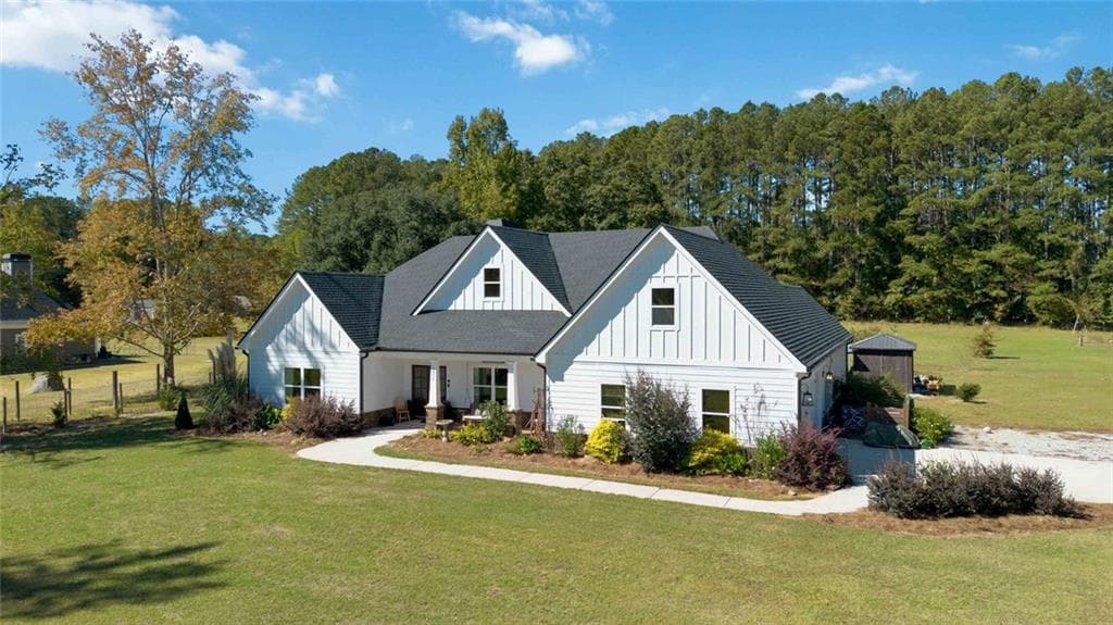 5 bedroom, 4 bathroom, 2,617 sq ft single family residence for sale at 1550 Confederate Road, Madison, GA 30650 — photo 2