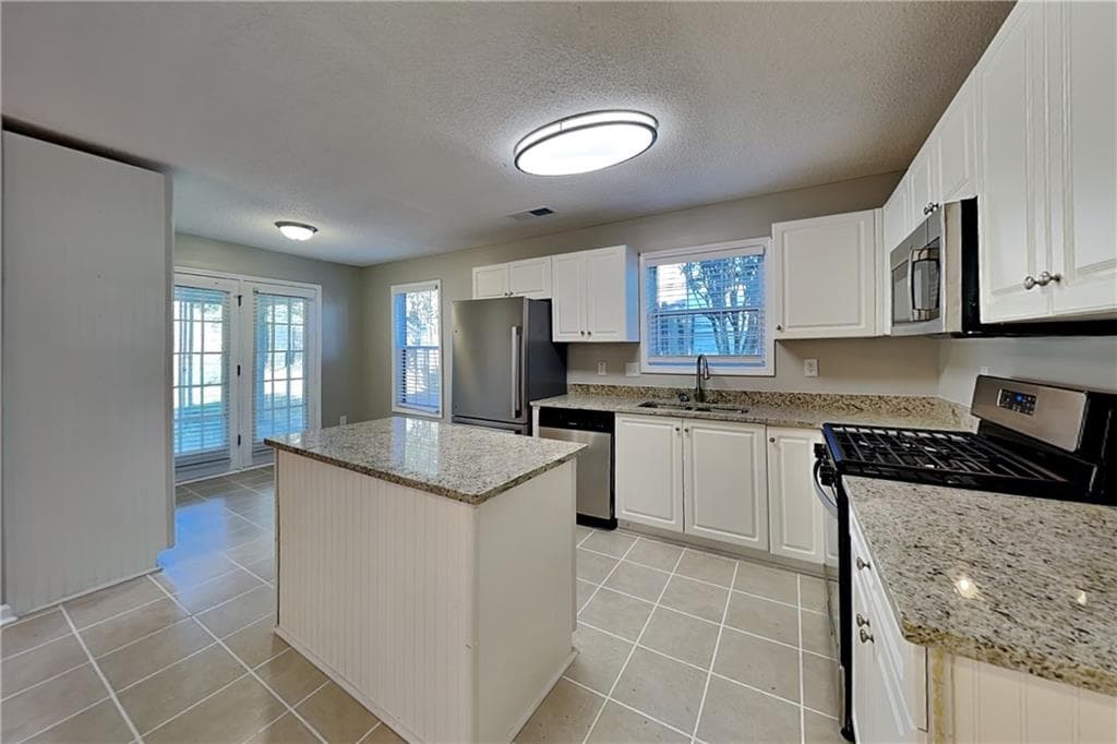 3 bedroom, 2 bathroom, 1,803 sq ft single family residence for rent at 307 Chesapeake Ridge, Woodstock, GA 30189 for $2,150 a month — photo 6