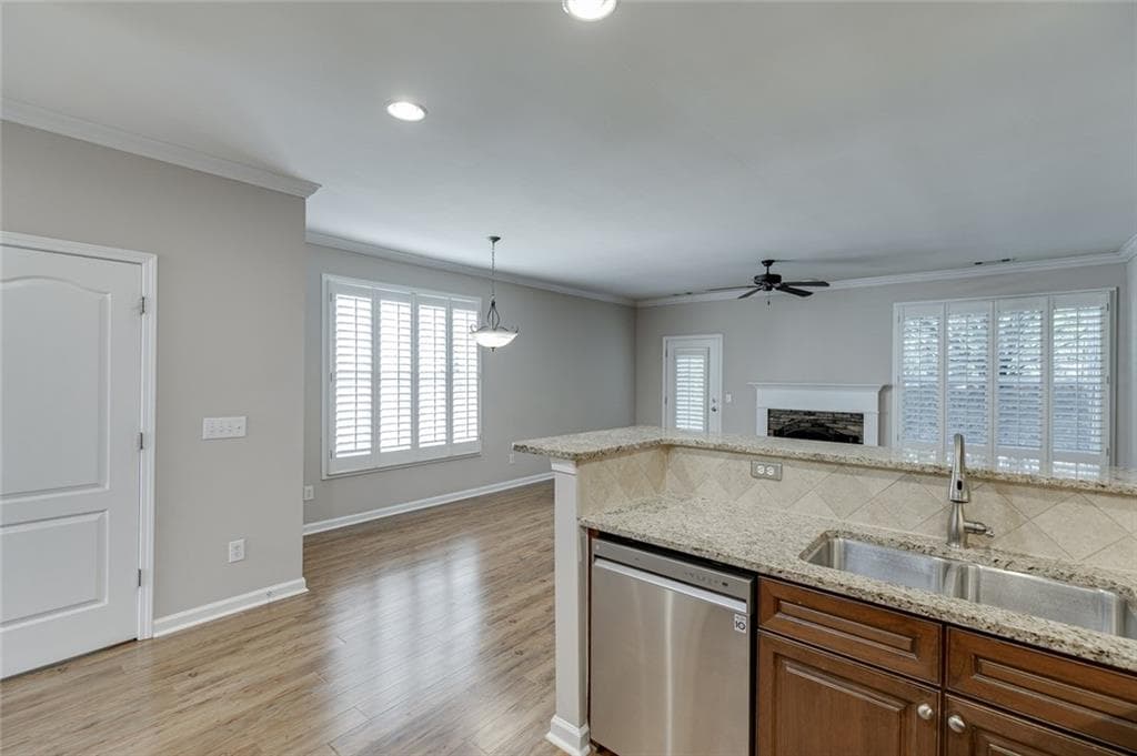 3 bedroom, 4 bathroom, 2,432 sq ft townhouse for sale at 1102 Firethorne Pass, Cumming, GA 30040 — photo 9