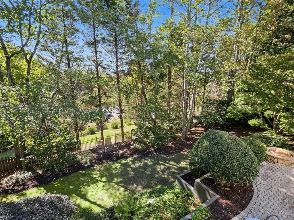 6 bedroom, 6 bathroom, 5,683 sq ft single family residence for sale at 206 White Oak Drive, Canton, GA 30114 — photo 4