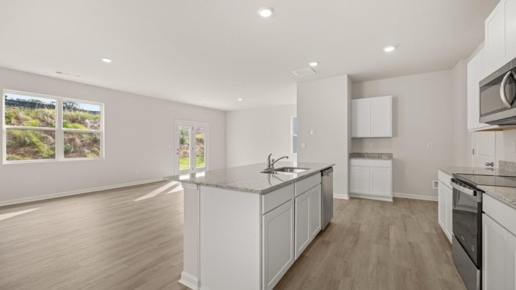 4 bedroom, 3 bathroom, 2,174 sq ft single family residence for sale at 4418 Manor Hill Drive, Union City, GA 30291 — photo 3
