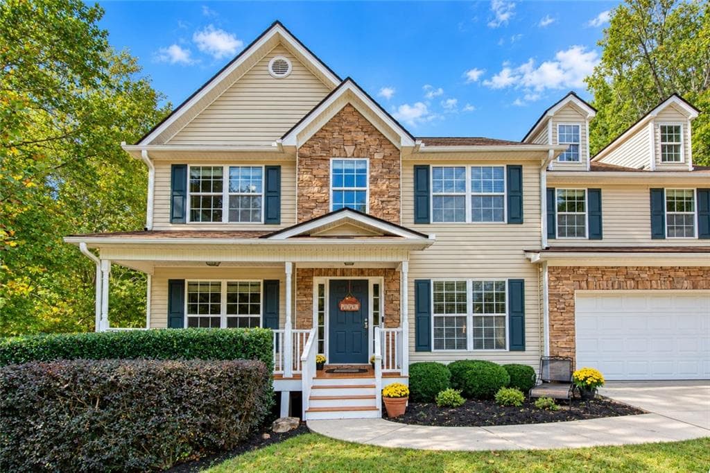 4 bedroom, 3 bathroom, 2,667 sq ft single family residence for sale at 9065 Montclair Hills Drive, Cumming, GA 30028 — photo 2