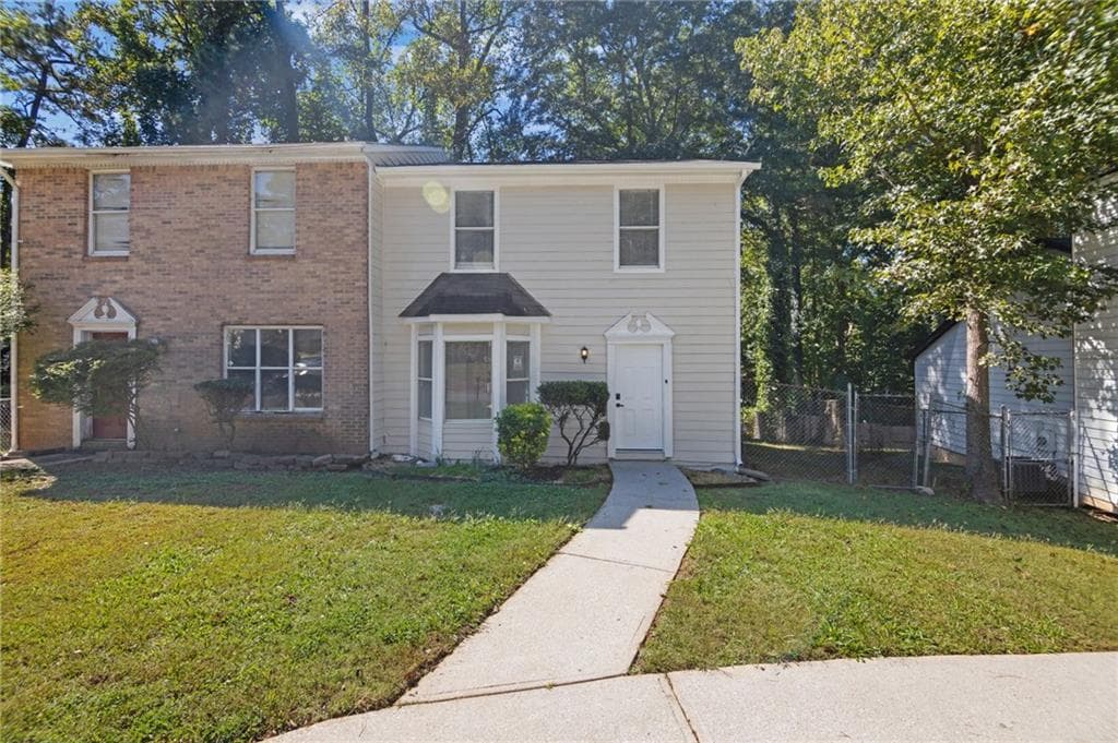 3 bedroom, 3 bathroom, 1,436 sq ft townhouse for sale at 2305 Wingfoot Place, Decatur, GA 30035 — photo 2