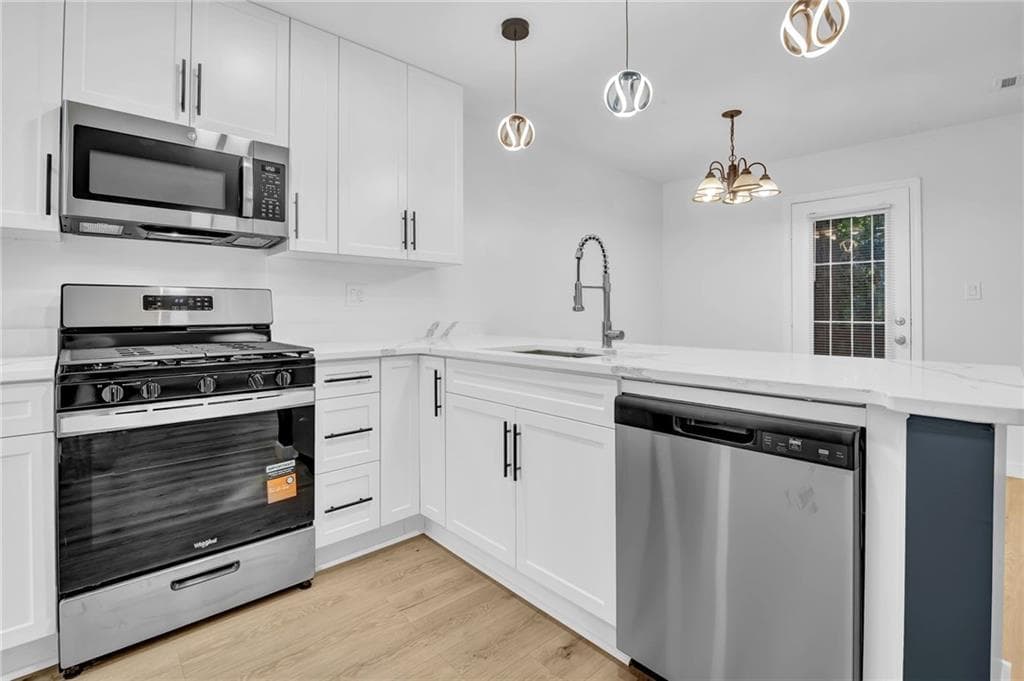 3 bedroom, 3 bathroom, 1,436 sq ft townhouse for sale at 2305 Wingfoot Place, Decatur, GA 30035 — photo 8