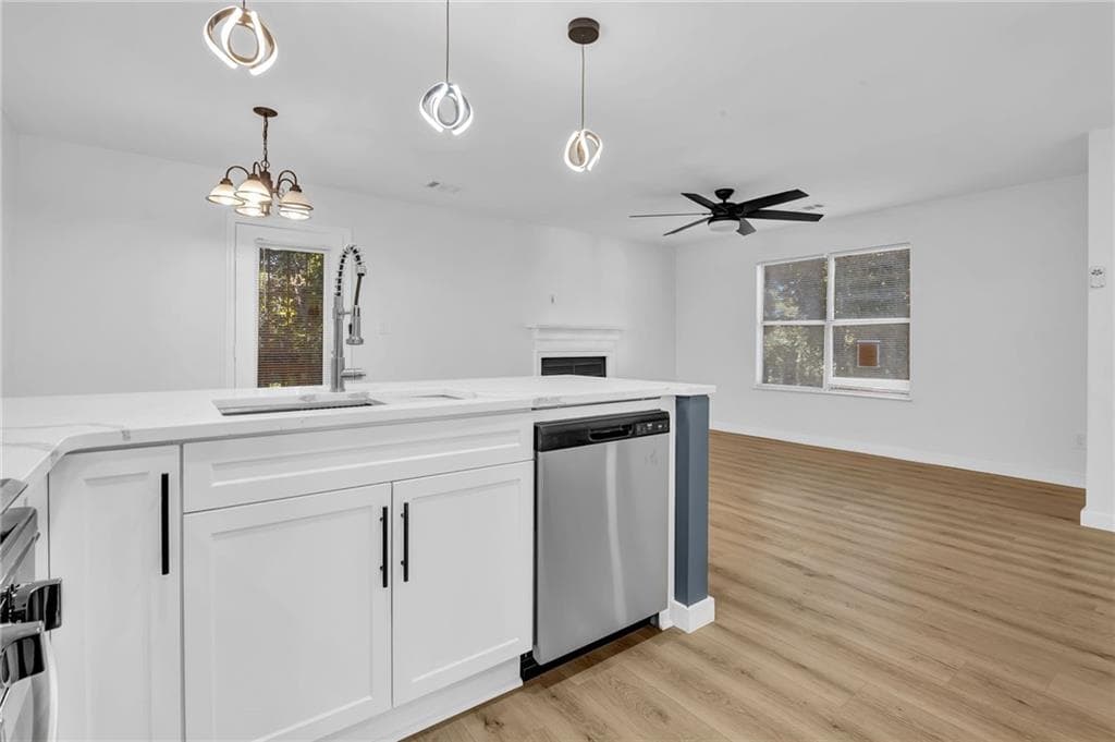 3 bedroom, 3 bathroom, 1,436 sq ft townhouse for sale at 2305 Wingfoot Place, Decatur, GA 30035 — photo 9