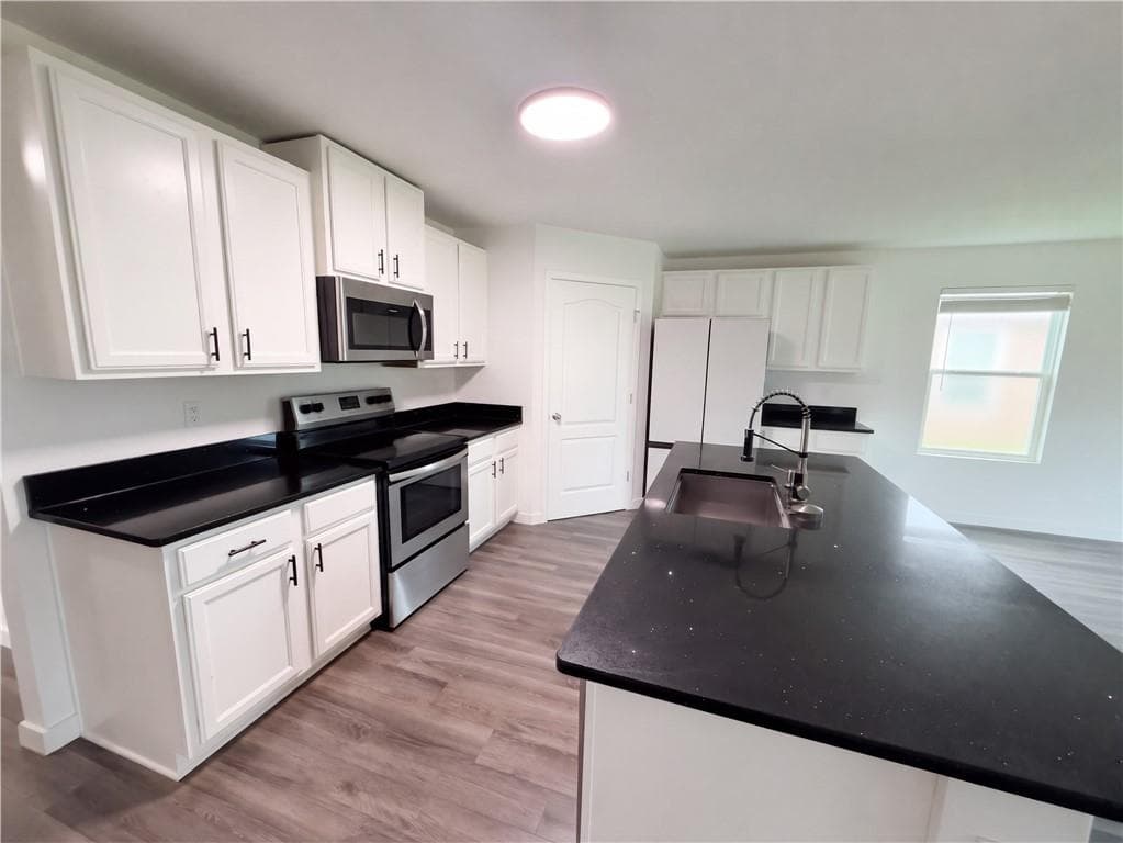 4 bedroom, 2 bathroom, 1,861 sq ft single family residence for sale at 119 Brooklet Circle, St. Marys, GA 31558 — photo 2