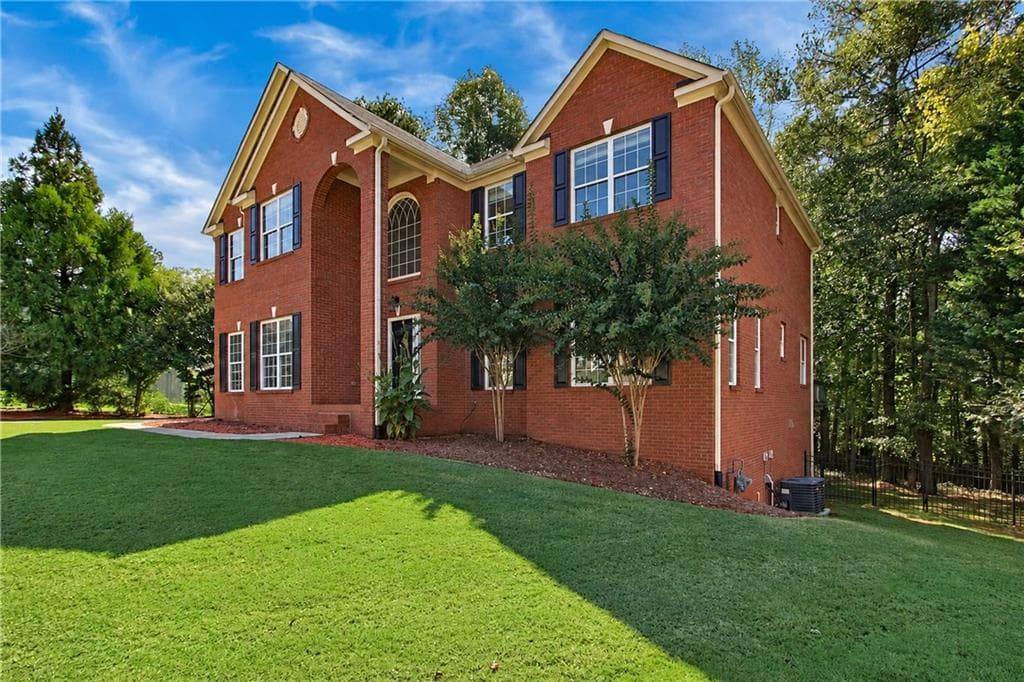 6 bedroom, 4 bathroom, 3,245 sq ft single family residence for sale at 4627 Eagles Wing Court, Lithonia, GA 30038 — photo 2