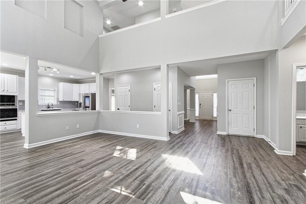 6 bedroom, 4 bathroom, 3,245 sq ft single family residence for sale at 4627 Eagles Wing Court, Lithonia, GA 30038 — photo 5